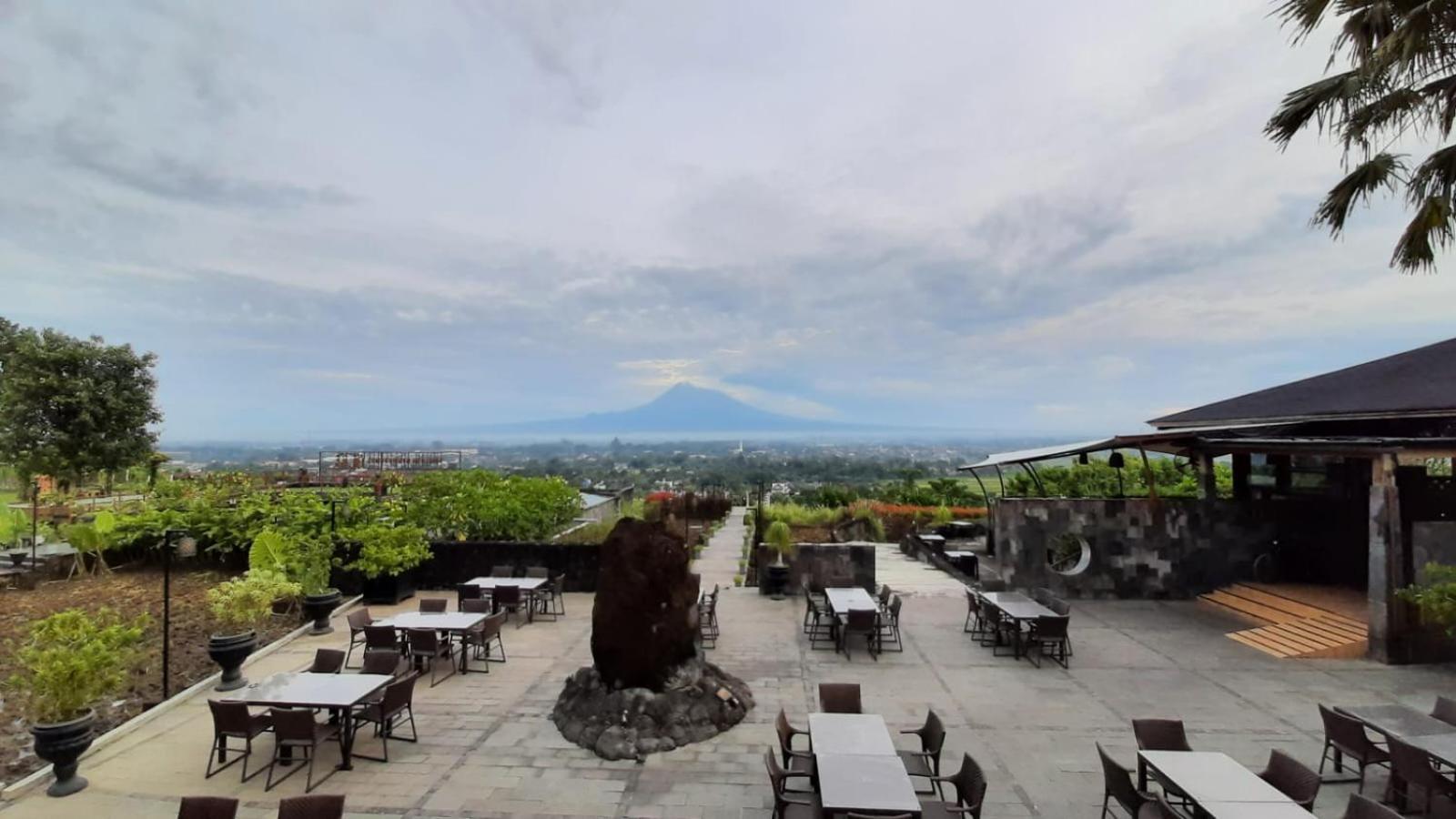 Abhayagiri - Sumberwatu Heritage Resort Randugunting Exterior foto